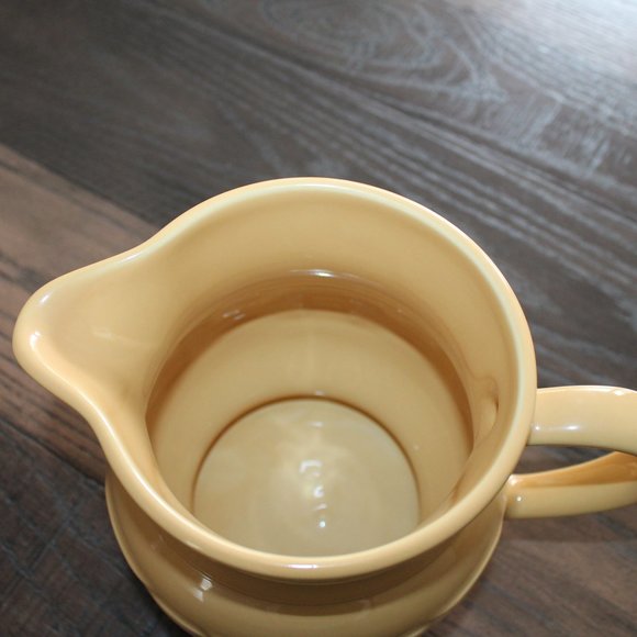 Longaberger Large Milk Pitcher Butternut Yellow USA - Picture 2 of 3